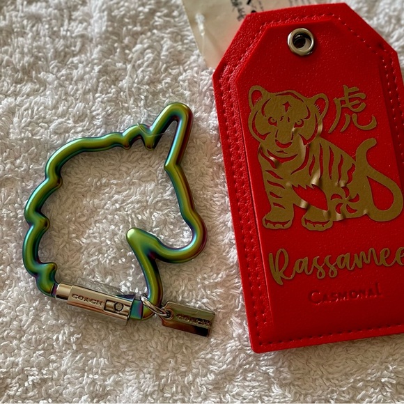 BNWT Coach Iridescent Unicorn Carabiner - Picture 6 of 6